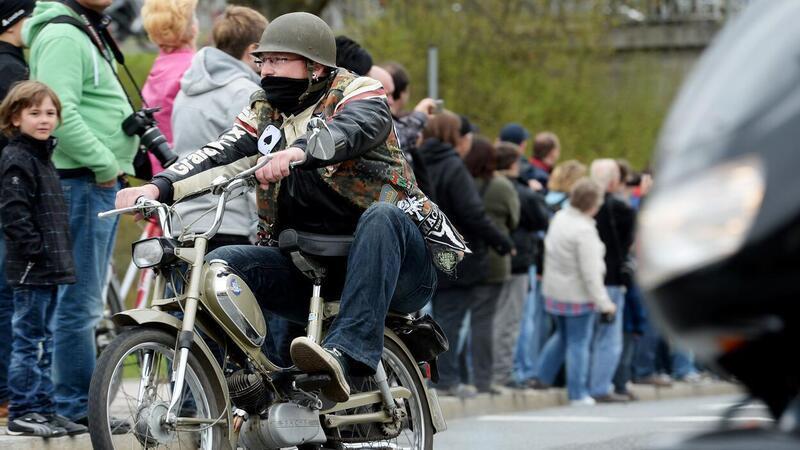 Abgefahren: Erstes Mofa-Pulling in Deutschland geplant Auf geht‘s mit dem Mofa nach Schweiburg: Bislang liegen den Veranstaltern schon rund 30 Anmeldungen aus dem In- und Ausland vor.