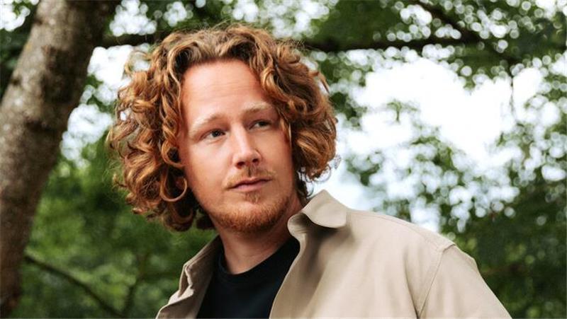 Auf seiner Tour stoppt der Musiker und Wahl-Buxtehuder Michael Schulte in Stade.
