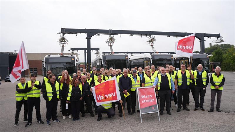 Busstreik legt Städte in Schleswig-Holstein lahm Aufgerufen zu dem Warnstreik hat die Gewerkschaft Verdi.