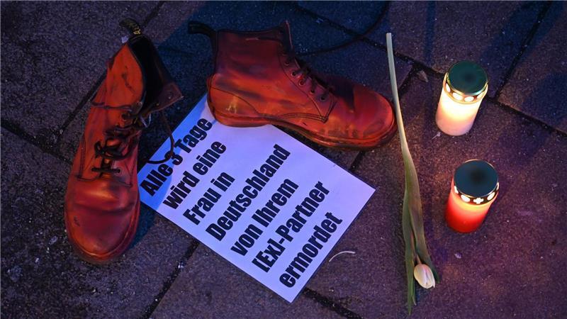 Aufgerufen zu der Kundgebung hatte das Anti-Feminizid-Netzwerk Hamburg.