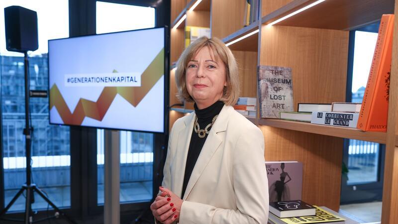 Fonds-Chefin: Generationenkapital soll in Aktien gehen „Aufgrund der Renditeanforderungen dürfte der Aktienanteil in Richtung 80 Prozent gehen“, sagt die Vorstandsvorsitzende des Staatsfonds zur Finanzierung der kerntechnischen Entsorgung, Anja Mikus.