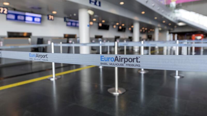 Aufgrund einer Bombendrohung war der Flugbetrieb in Basel für mehrere Stunden unterbrochen. (Archivbild)