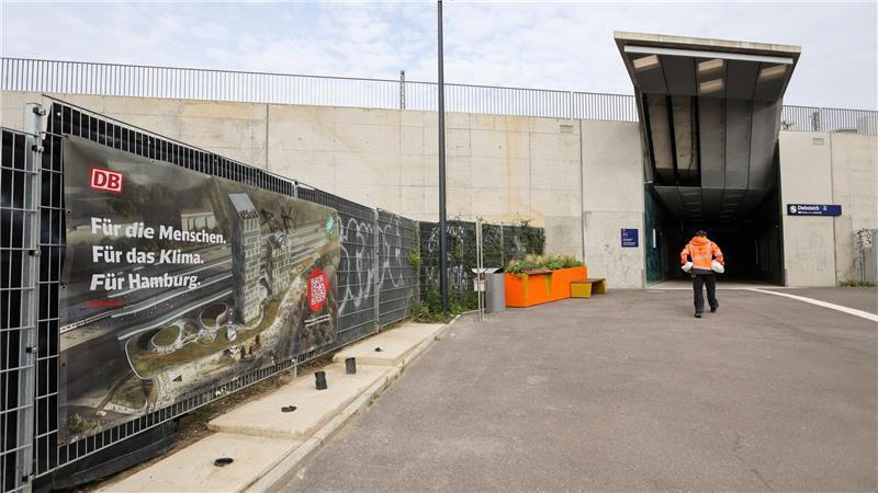 Neuer Bahnhof Altona bis 2027 - Bahn hält an Termin fest Aufgrund einer Vielzahl an Baumaßnahmen fehlen der Deutschen Bahn Fachkräfte, auch beim Bau des neuen Bahnhofs Altona.