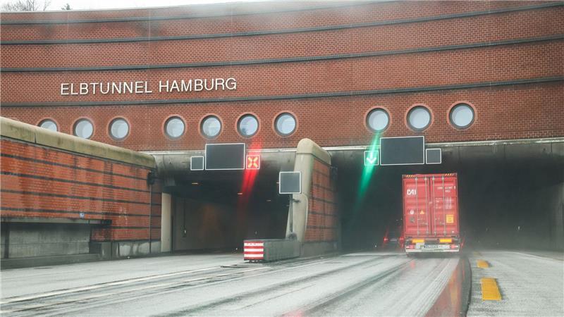 Aufgrund technischer Defekte waren am Vormittag zwei von vier Elbröhren in Hamburg gesperrt worden. (Archivbild)