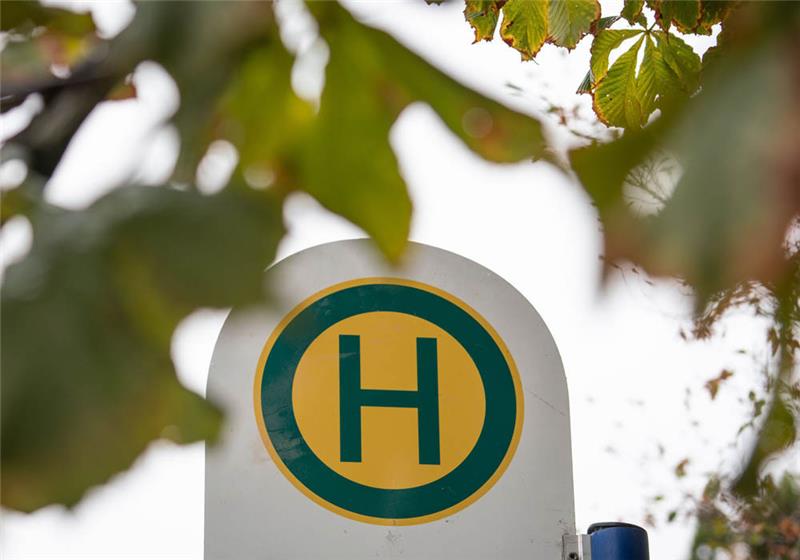 Bus fährt Haltestelle in Stade nicht an Aufgrund von Bauarbeiten wird die Kreisstraße 27 zwischen Stadermoor und Bützflethermoor vom 5. Juni bis 6. Juli 2023 vollgesperrt. (Symbolbild). Foto: Frank Rumpenhorst/dpa