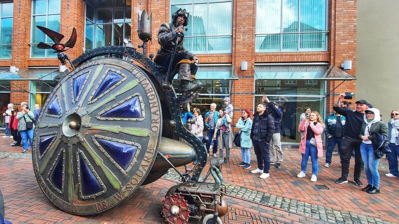 Steampunk-Festival in Buxtehude gerettet: So geht es jetzt weiter Aufnahme vom Steampunk-Festival 2023 in der Buxtehuder Altstadt. Die Neuauflage ist jetzt gesichert.