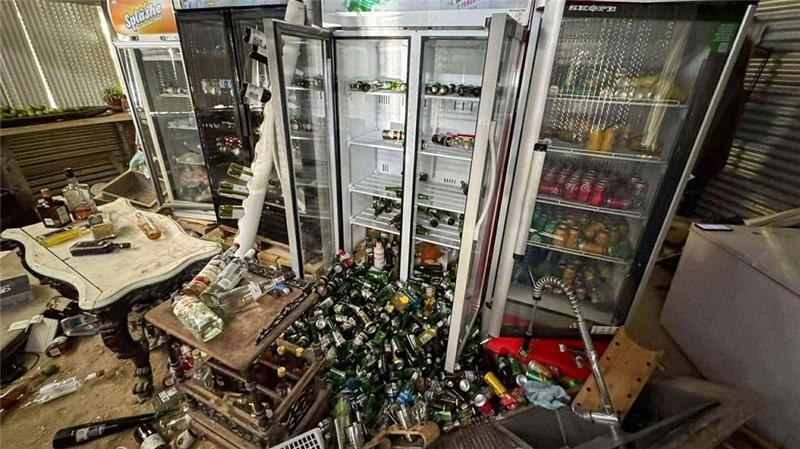 Erdbeben in Vanuatu: Sorge vor Krankheiten wächst Aufnahmen aus der Hauptstadt Port Vila zeigten schwerbeschädigte Gebäude.