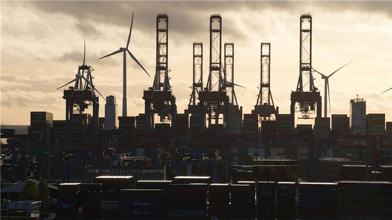 Deutsche Wirtschaft rutscht im Frühjahr tiefer ab Aufschwung vertagt: Hoffnungsschimmer am Horizont für die deutsche Wirtschaft? (Archivbild)
