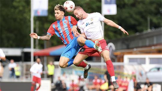 Aufsteiger D/A II lieferte sich mit dem VfV Hildesheim ein umkämpftes Spiel.