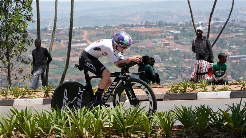 Evenepoel feiert drittes Zeitfahr-Gold und düpiert Pogacar Auftakt der Rad-WM in Ruanda: Die Deutsche Antonia Niedermaier beim Einzelzeitfahren.