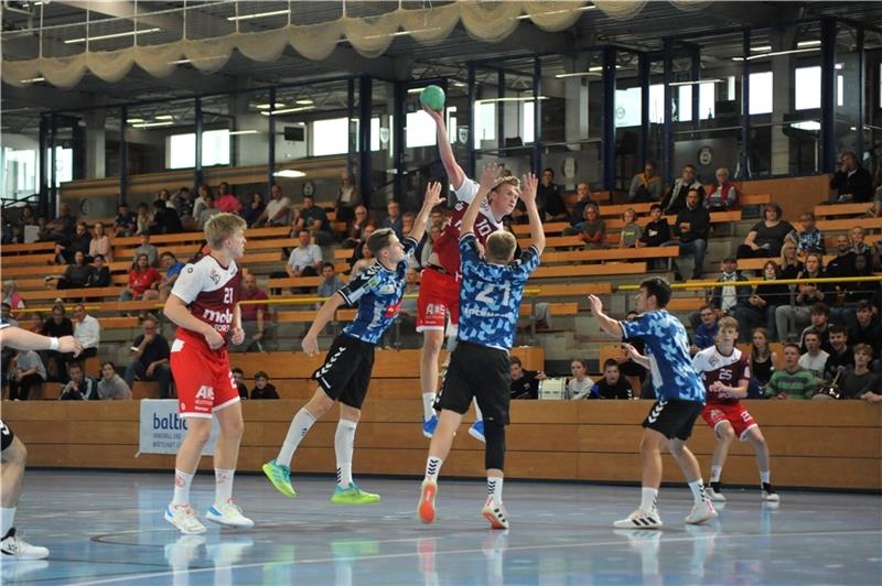 Auftritt an neuer Wirkungsstätte: Ole Hagedorn war im vergangenen Jahr mit dem VfL Horneburg zu Gast in der Lübecker Hansehalle . Dort erzielte er 16 Tore. Foto: Scholz