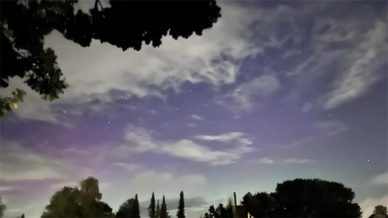 Polarlichter-Saison gestartet: Die Fotos der TAGEBLATT-Leser Aurora borealis in Buxtehude: Dieses Foto hat Uschi Maerten dem TAGEBLATT geschickt.