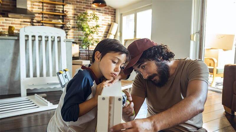 Aus Alt mach Neu: Wer betagte Möbelstücke aufwertet, statt sie zu entsorgen, tut der Umwelt etwas Gutes. Foto: istockphoto