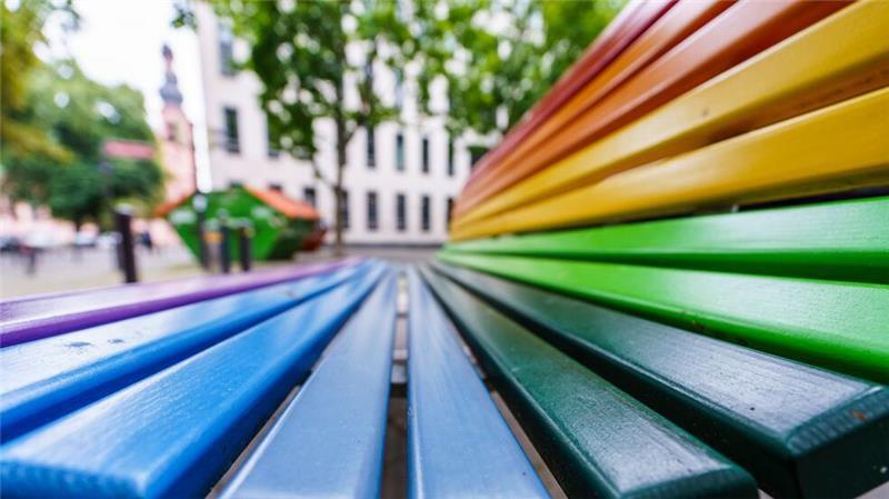 Anwohner-Sorgen: Hamburg stoppt Unterkunft für queere Geflüchtete Aus Angst vor Übergriffen wird es in Winterhude keine Unterkunft für queere Geflüchtete geben. (Illustration)