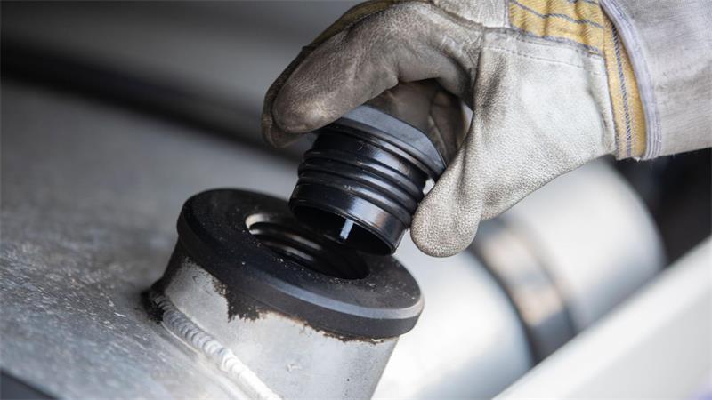 Diesel- und Benzin-Klau erreicht Höchstwerte – Tankstellen reagieren Aus Autos und von Tanksäulen wird Kraftstoff gestohlen. (Symbolbild)