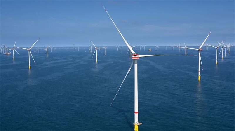 Streit um Verteilung von Offshore-Steuer-Millionen Aus Offshore-Windkraft ergeben sich Gewerbesteuerbeträge in Millionenhöhe. (Archivbild)