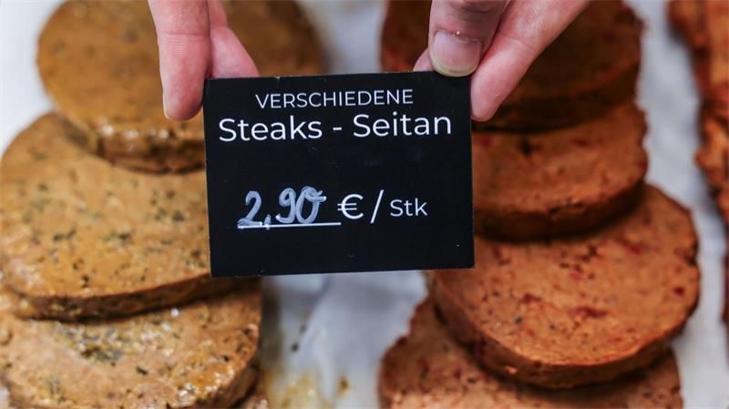 Aus Seitan - also hauptsächlich aus Weizen-Eiweiß - bestehende Scheiben dürfen künftig nicht mehr „Steak“ heißen. (Symbolbild)