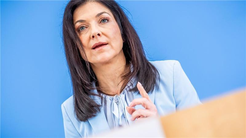 Bundesregierung halbiert wegen Iran-Krieg Konjunkturprognose Aus Sicht Reiches muss die Regierung schneller vorankommen.