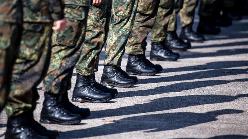 „Niemanden auswürfeln“ – Jusos kritisieren Wehrdienstpläne Aus Sicht der Jusos Niedersachsen sollten junge Menschen bei der Wehrdienst-Debatte mehr einbezogen werden. (Symbolbild)