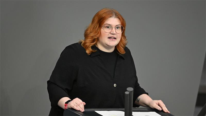 Aus Sicht der Linken-Rentenexpertin Sarah Vollath sind die großen Unterschiede zwischen Beamtenpensionen und Renten ungerecht. (Archivbild)