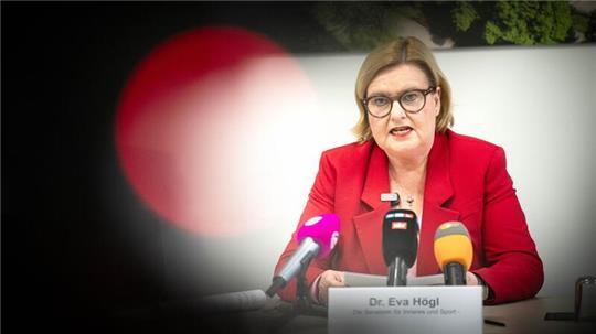 Aus Sicht von Bremens Innensenatorin Eva Högl (SPD) ist bei einem neuen Verfassungsschutzgesetz die Balance zwischen Sicherheit und Freiheitsrechten wichtig. (Archivbild)