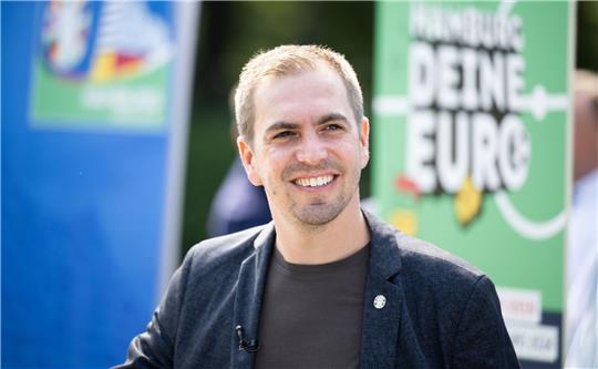 Aus Sicht von Philipp Lahm ist es entscheidend, dass der neue Bundestrainer schnell einen Spielstil entwickelt.