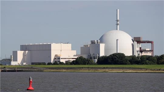 Aus dem AKW Brokdorf sollen borhaltige Abwasser in die Elbe gelangen. Foto: Charisius/dpa