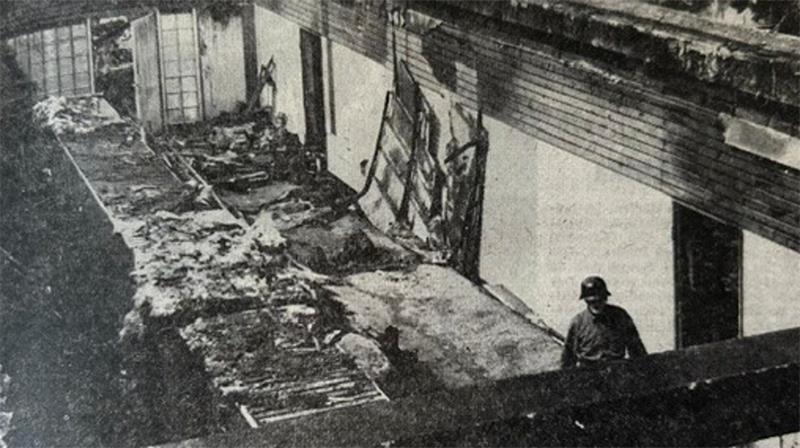 Die kleine Hand des Täters: 1974 brannte die Himmelpfortener Schule Aus dem Archiv: Das ausgebrannte Dachgeschoss der ehemaligen Mittelpunktschule Himmelpforten.