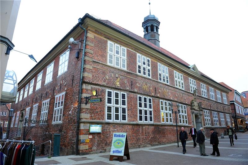 Aus dem Stader Rathaus bekommt die Fragestellerin keine Antworten mehr. „Der Arbeitsaufwand ist nicht mehr hinnehmbar“, sagt Bürgermeister Sönke Hartlef.