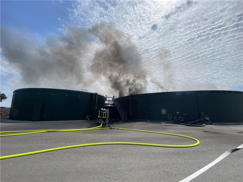 Mehr als 100.000 Euro Schaden bei Brand der Biogas-Anlage Aus der Biogasanlage in Kakerbeck traten am Mittwoch Flammen aus. Foto: Feuerwehr