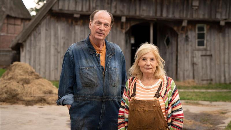 Aus der Stadt raus aufs Land: Für den zweiten Spielfilm zur Vorabend-Serie „Die Kanzlei“ müssen die beiden Anwälte ganz anders anpacken als sonst. 