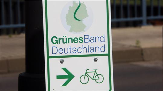 Aus der einst streng bewachten innerdeutschen Grenze wurde das Grüne Band, ein Refugium der Natur, das man zu Fuß oder mit dem Rad durchstreifen kann. (Archivbild) 