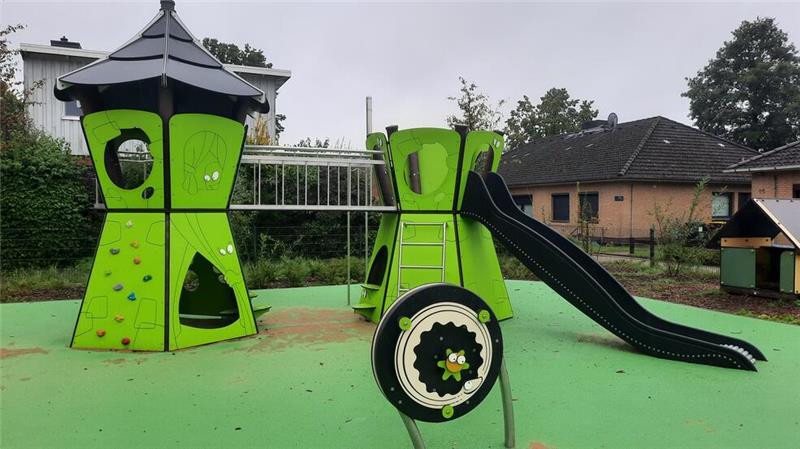 Aus der einstigen Sandwüste mit wenigen Geräten ist ein Abenteuerspielplatz geworden.