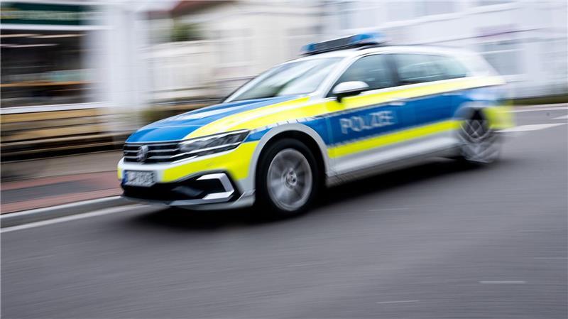 Aus der unverschlossenen Wohnung einer Seniorin hat ein Dieb in Friesland ein Gebiss gestohlen. (Symbolbild)