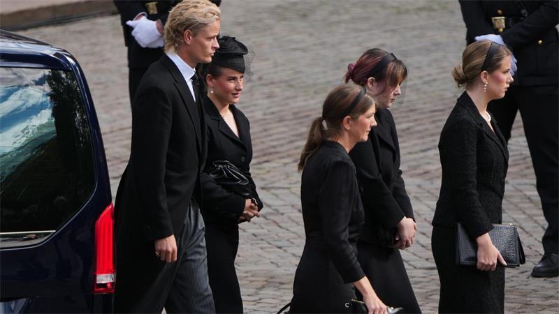 Ausgang bekam Høiby etwa zum Begräbnis seines Zieh-Großvaters König Harald V. vergangene Woche. 