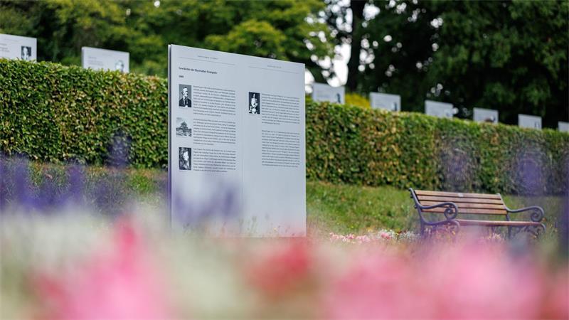Opernhäuser erinnern an von den Nazis verfolgte Künstler Ausgangspunkt ist die Ausstellung „Verstummte Stimmen“, die zwischen 2006 und 2012 in sechs deutschen Städten zu sehen war.