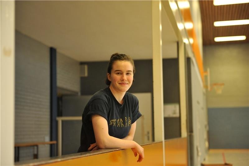 Ausgeglichen durch Judo: Die 17-jährige Paulina Grube vom BSV in einer Halle des Halepaghen-Gymnasiums, wo sie in die 12. Klasse geht. Foto: Scholz