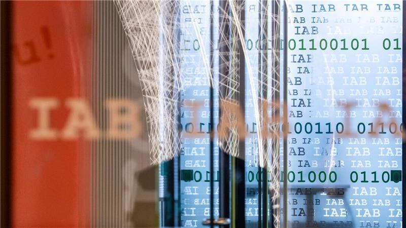 Ausländer füllen die Lücke der Babyboomer im Arbeitsmarkt Ausländische Beschäftigte füllen immer stärker die Lücke, die der Abgang deutscher Babyboomer in die Rente auf dem Arbeitsmarkt hinterlässt. (Archivbild)