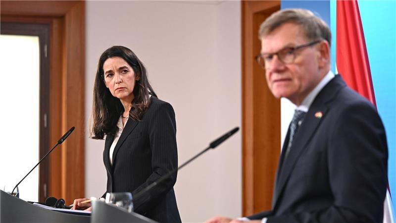 Außenminister Johann Wadephul (CDU) äußert sich bei einer Pressekonferenz mit seiner ungarischen Kollegin Anita Orbán auch zum Vorgehen Israels im Westjordanland und möglichen neuen Sanktionen.