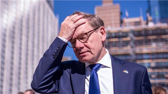 Außenminister Johann Wadephul (CDU) auf dem Weg zur Wahl für den UN-Sicherheitsrat in der Generalversammlung der Vereinten Nationen in New York.