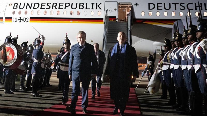 Deutschland und Argentinien vereinbaren Rohstoffkooperation Außenminister Johann Wadephul (CDU) bei der Ankunft in Argentinien.