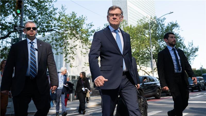 Außenminister Johann Wadephul (CDU) besucht die Vereinten Nationen in New York. Es ist auch eine Werbetour für die deutsche Kandidatur für einen nichtständigen Sitz im UN-Sicherheitsrat.