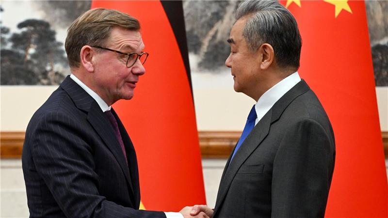 Außenminister Johann Wadephul (CDU) hatte sich Anfang Dezember bei seinem China-Besuch in der Hauptstadt Peking mit seinem Kollegen Wang Yi getroffen.