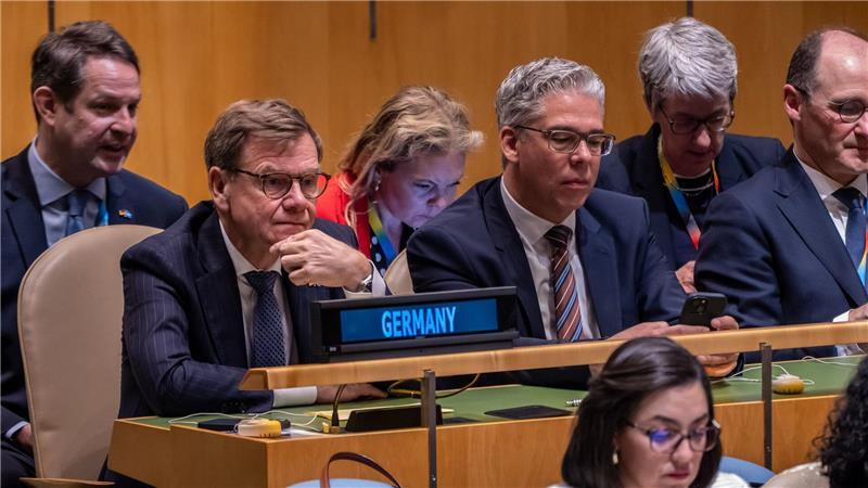 Außenminister Johann Wadephul (l., CDU), ist seit Freitag in New York, um für die deutsche Kandidatur für den UN-Sicherheitsrat zu werben. 