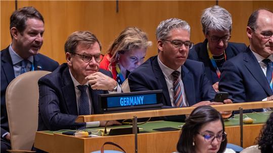 Außenminister Johann Wadephul (l., CDU), ist seit Freitag in New York, um für die deutsche Kandidatur für den UN-Sicherheitsrat zu werben. 