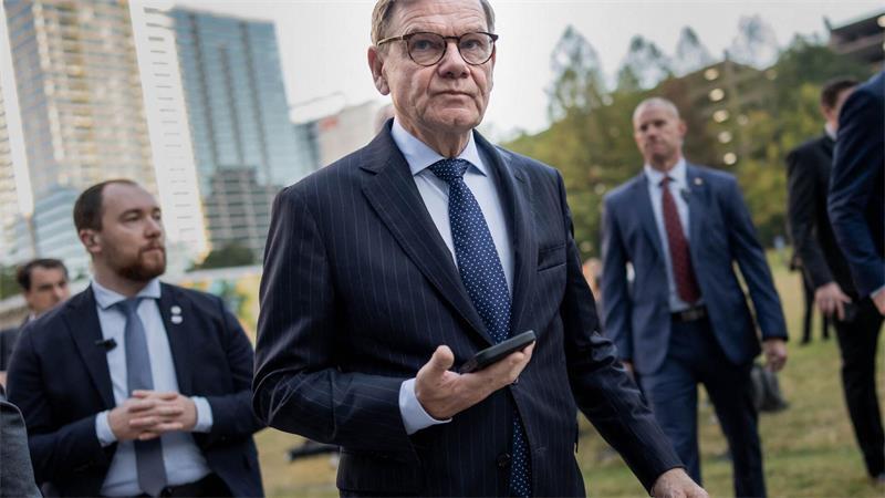 Kein „Familienfoto“: G20-Außenminister mit Signal an Moskau Außenminister Wadephul will keine „Normalität“ mit Russland.