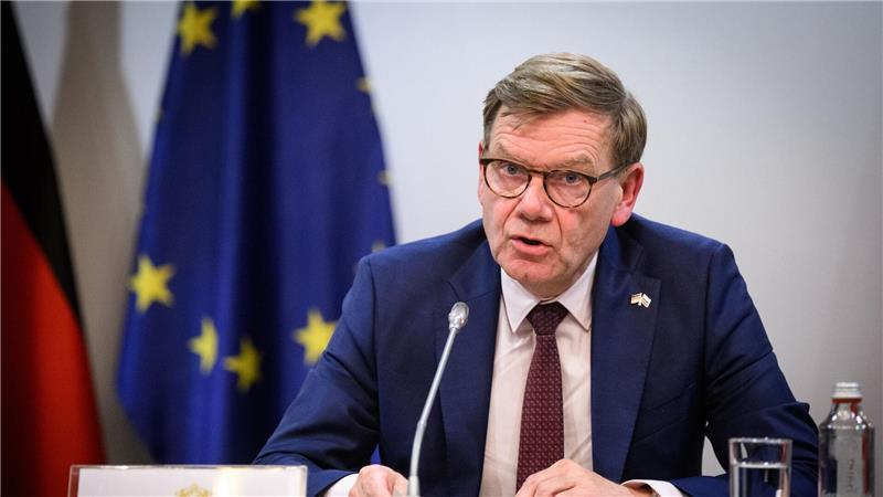 Selenskyj will mit Trump über Marschflugkörper verhandeln Außenminister Wadephul wünscht sich größeren Druck auf Moskau.