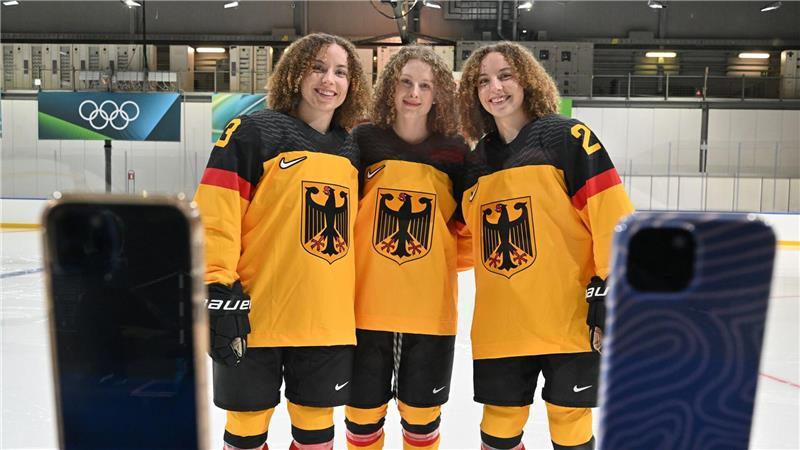 Außenseiterinnen im olympischen Turnier: die deutschen Eishockeyspielerinnen Luisa Welcke, Svenja Voigt und Lilli Welcke (v.l.).