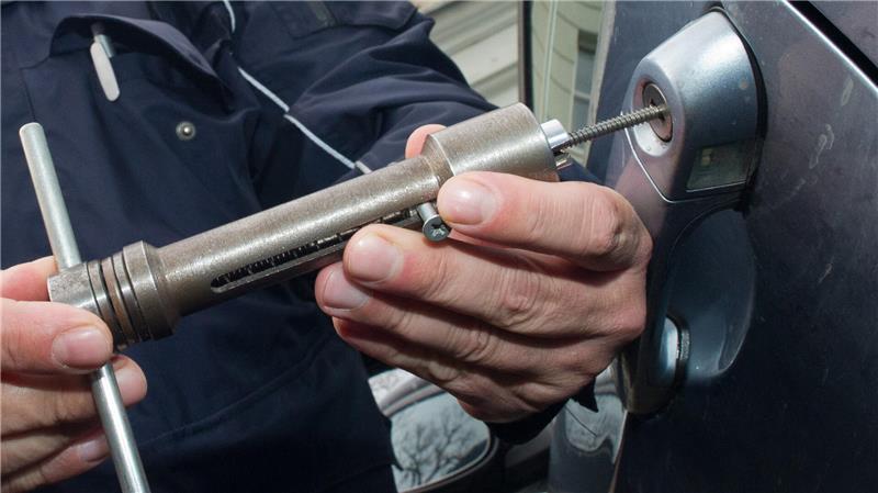 Autodiebe stehlen BMW in Stade – 25.000 Euro Schaden Autodiebe haben in Stade einen BMW gestohlen (Symbolbild).