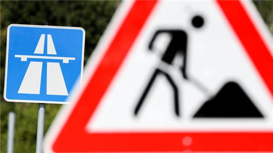 Autofahrer auf der A1 von Lübeck in Richtung Hamburg müssen sich von Donnerstag an wegen kurzfristiger Reparaturarbeiten auf erhebliche Behinderungen einstellen.